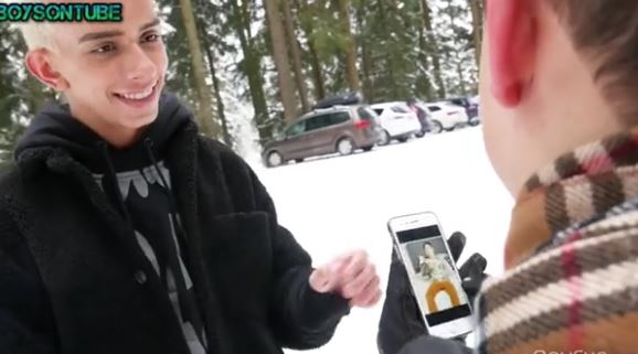 Excellent snowboarder